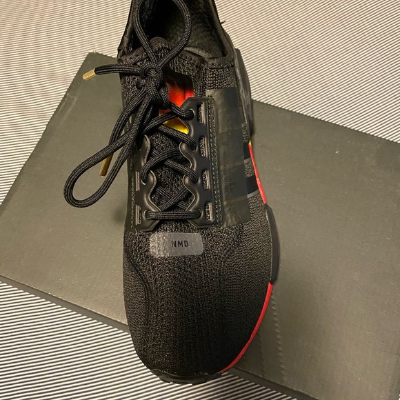 Adidas NMD US 4.5 Boys - Picture 4 of 8